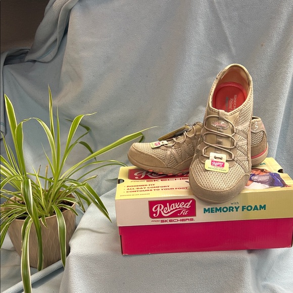 Skechers Shoes - Skechers Beige Relaxed Fit Sneakers with Memory Foam Sz 8-1/2